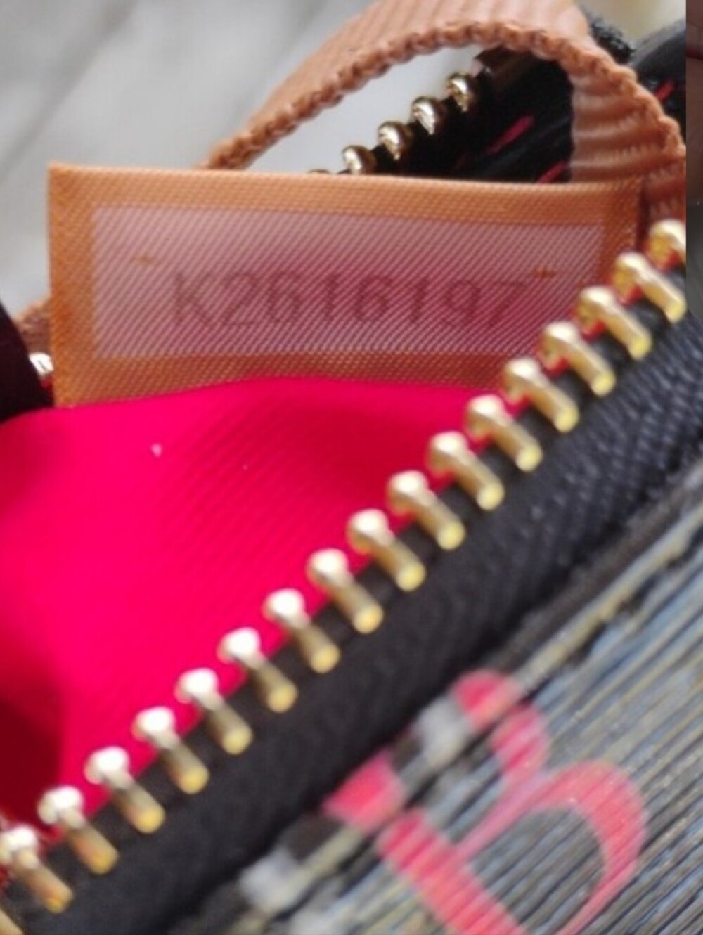 Dooney & Bourke NWOT Black With Multicolor DB Logo Print Crossbody No Callouts - Picture 7 of 8